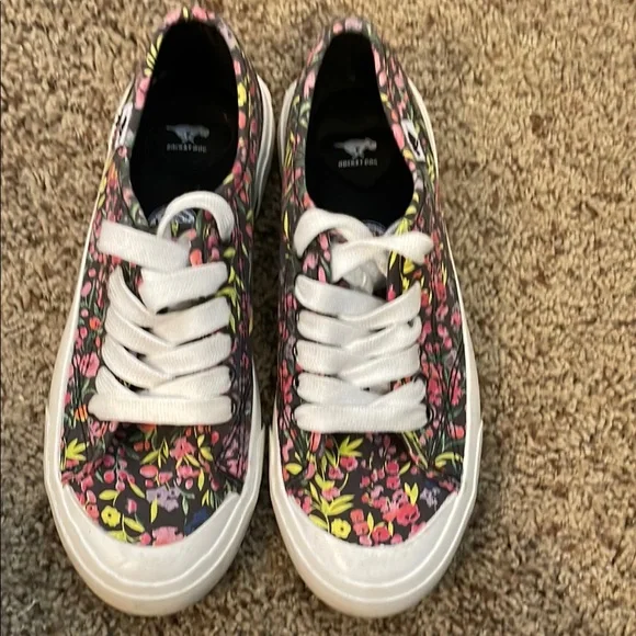 Rocket Dog Floral Black Sneakers - Picture 4 of 10